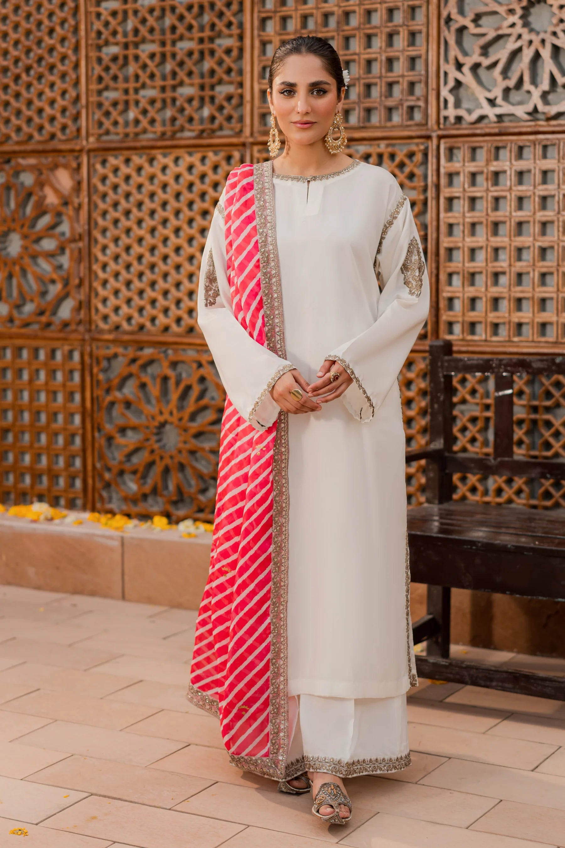 Embroidered cotton silk White and Pink